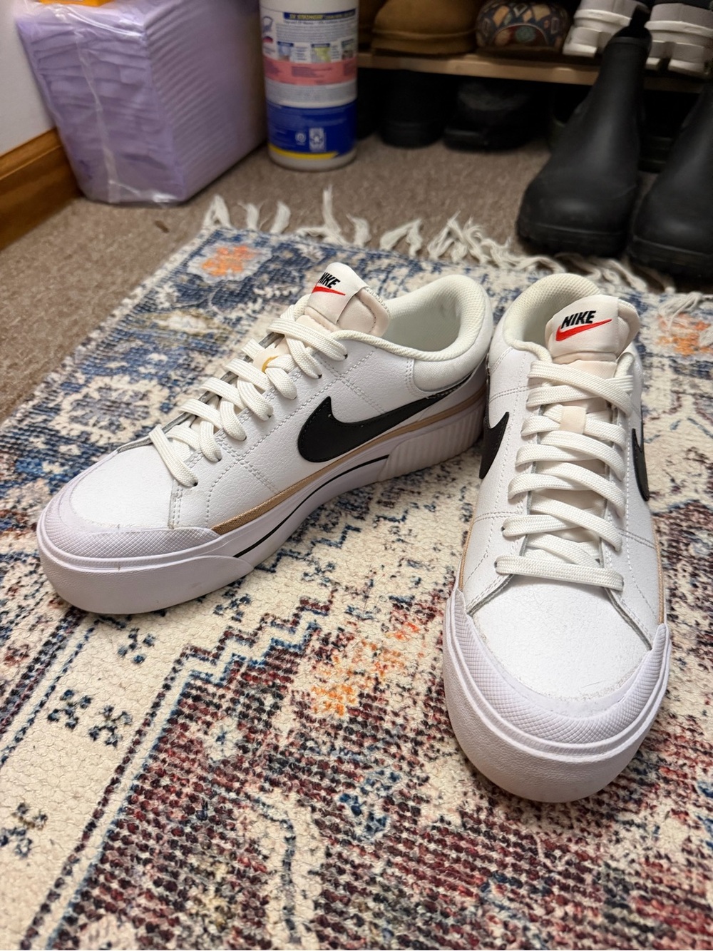 Women’s Nike Court Legacy Platform